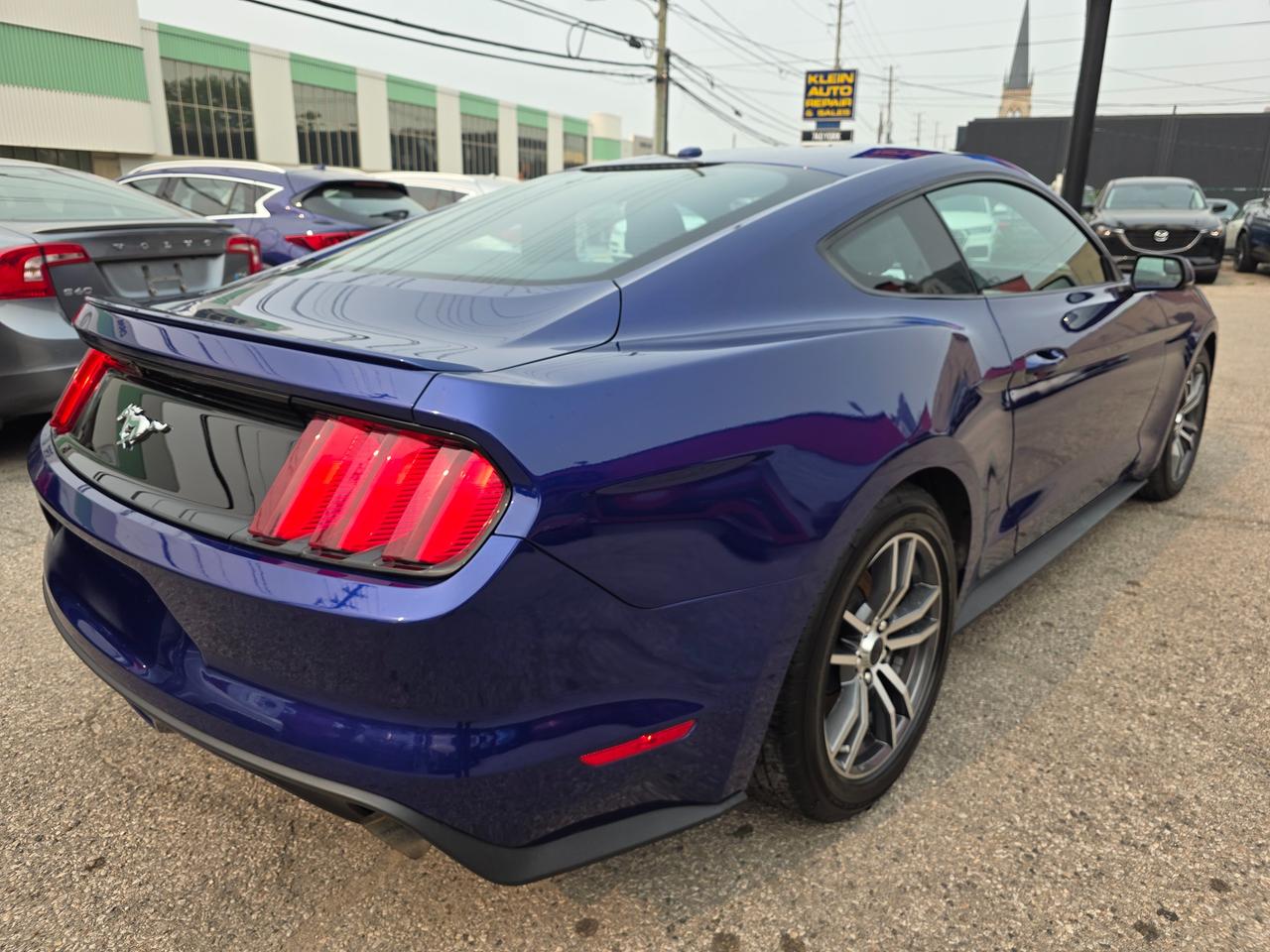 2015 Ford Mustang EcoBoost Premium Photo
