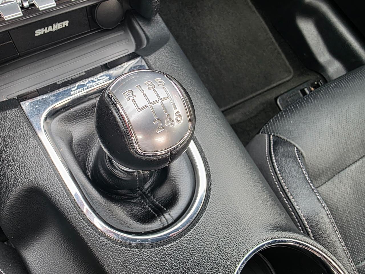 2015 Ford Mustang EcoBoost Premium Photo