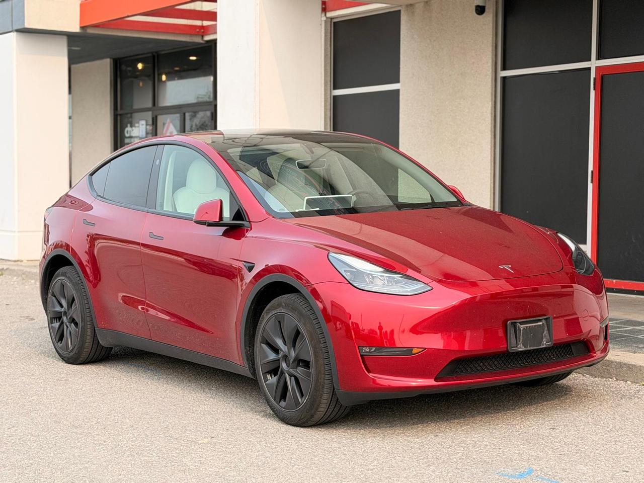 Used 2024 Tesla Model Y LONG RANGE | NO ACCIDENTS | CLEAN CARFAX for sale in Mississauga, ON