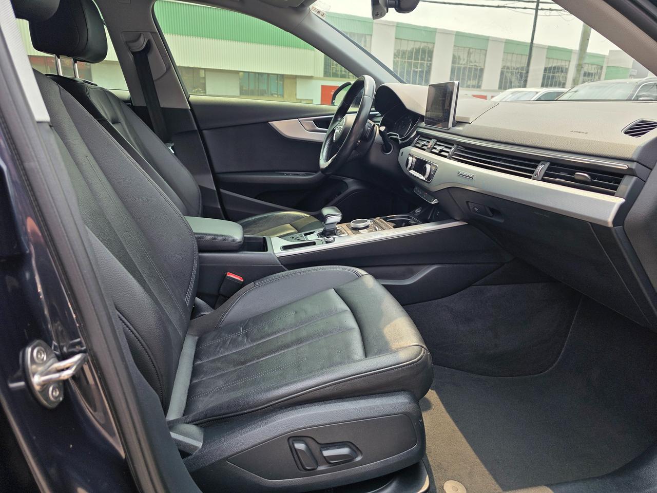 2018 Audi A4 Progressiv Quattro Photo