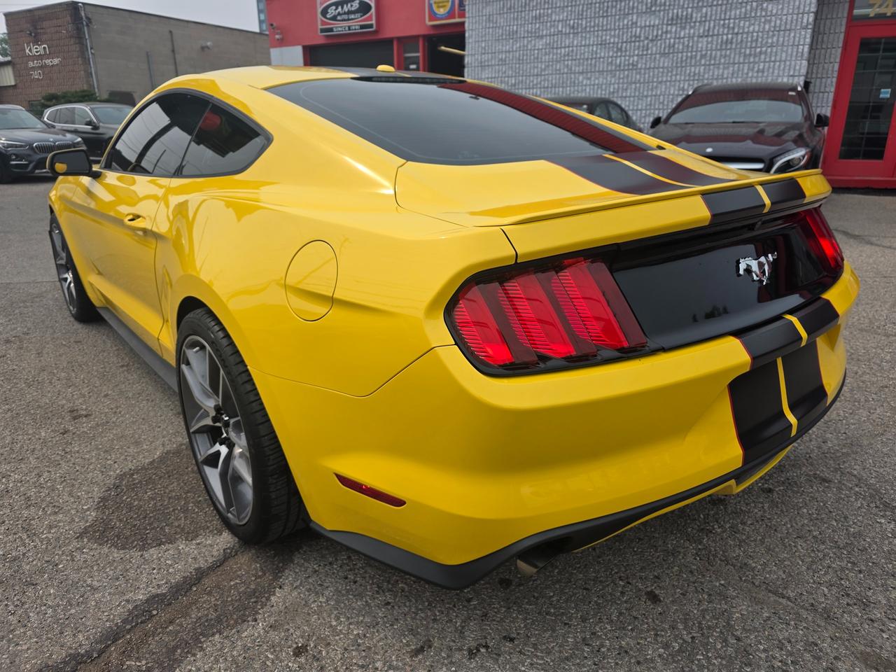 2015 Ford Mustang EcoBoost Premium Photo3