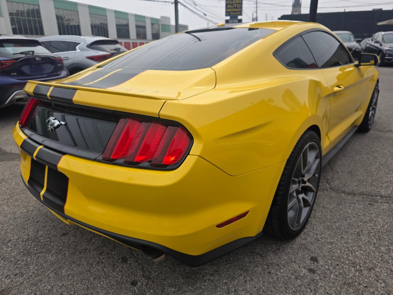 2015 Ford Mustang EcoBoost Premium Photo
