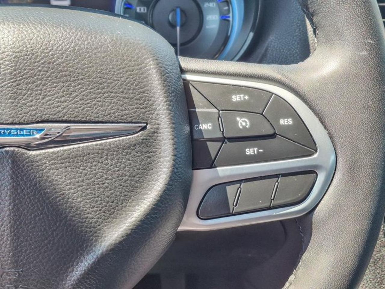 2022 Chrysler 300 300 Touring L AWD | Comfort Group | Leather | Heated + Cooled Seats | Premium Sound | Photo