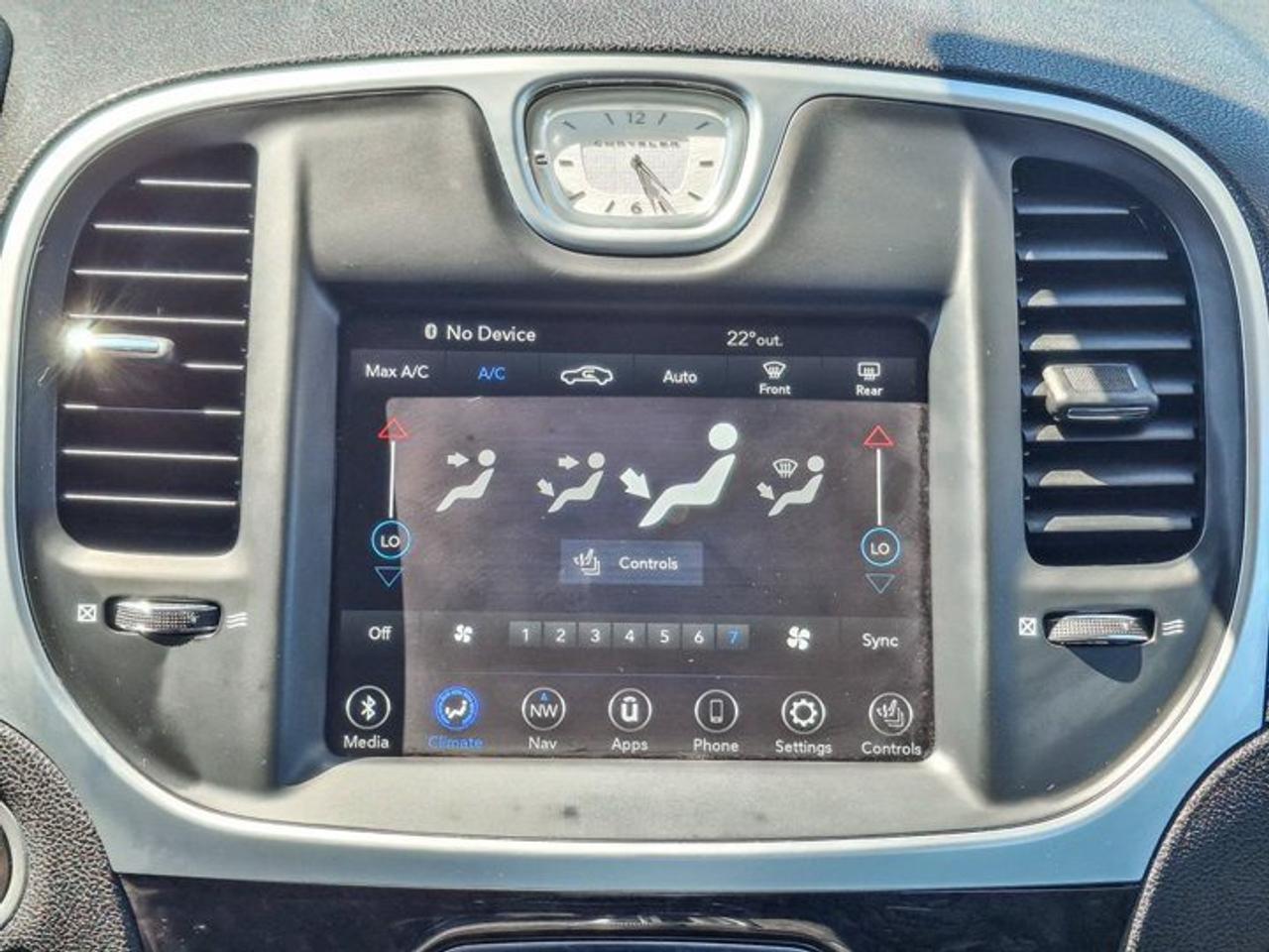 2022 Chrysler 300 300 Touring L AWD | Comfort Group | Leather | Heated + Cooled Seats | Premium Sound | Photo