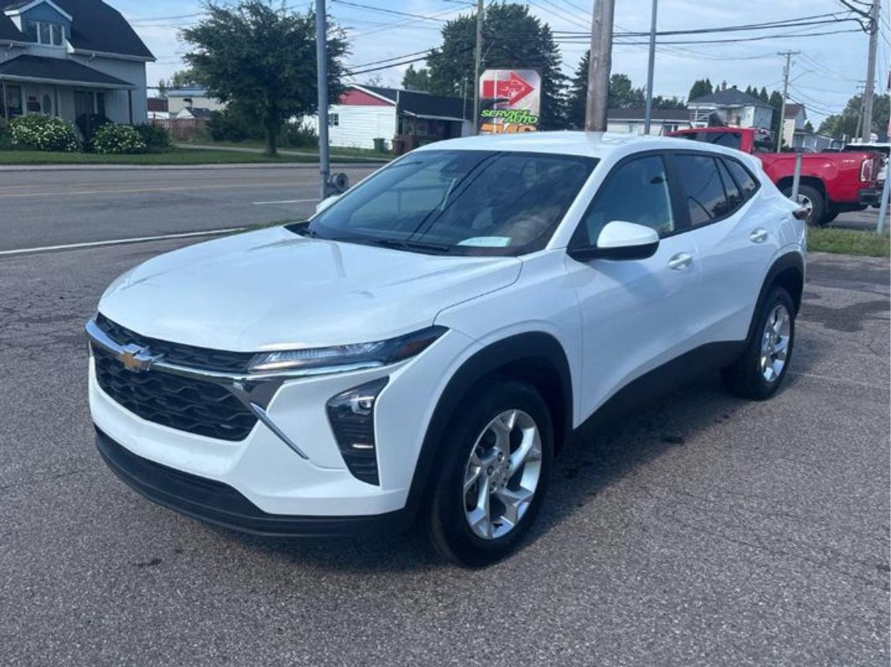 Used 2025 Chevrolet Trax LS | Heated Seats | Remote Start | Lane Keep Assist | Carplay + Android Auto | Heated Mirrors & More for sale in Guelph, ON