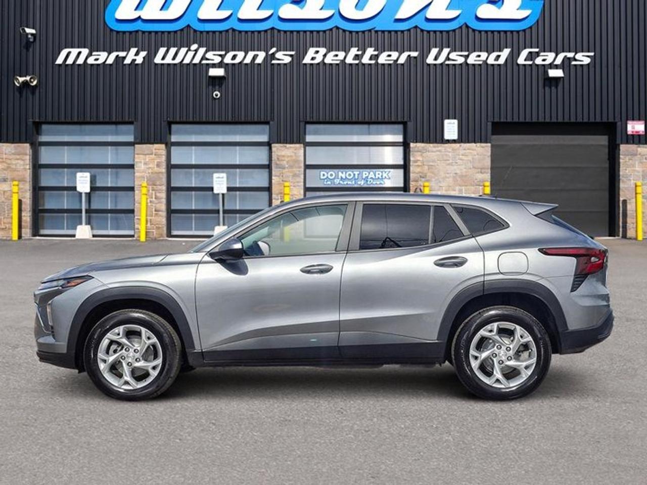 2025 Chevrolet Trax LS | Heated Seats | Remote Start | Lane Keep Assist | Carplay + Android Auto | Heated Mirrors & More Photo1