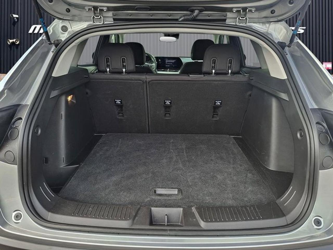 2025 Chevrolet Trax LS | Heated Seats | Remote Start | Lane Keep Assist | Carplay + Android Auto | Heated Mirrors & More Photo
