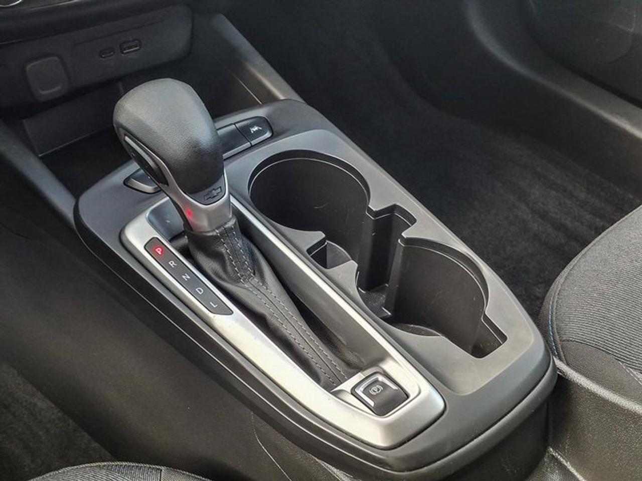 2025 Chevrolet Trax LS | Heated Seats | Remote Start | Lane Keep Assist | Carplay + Android Auto | Heated Mirrors & More Photo