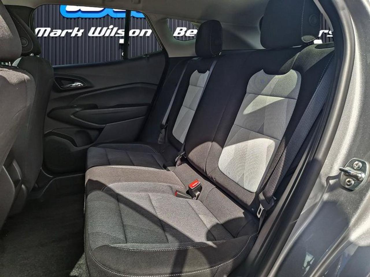 2025 Chevrolet Trax LS | Heated Seats | Remote Start | Lane Keep Assist | Carplay + Android Auto | Heated Mirrors & More Photo