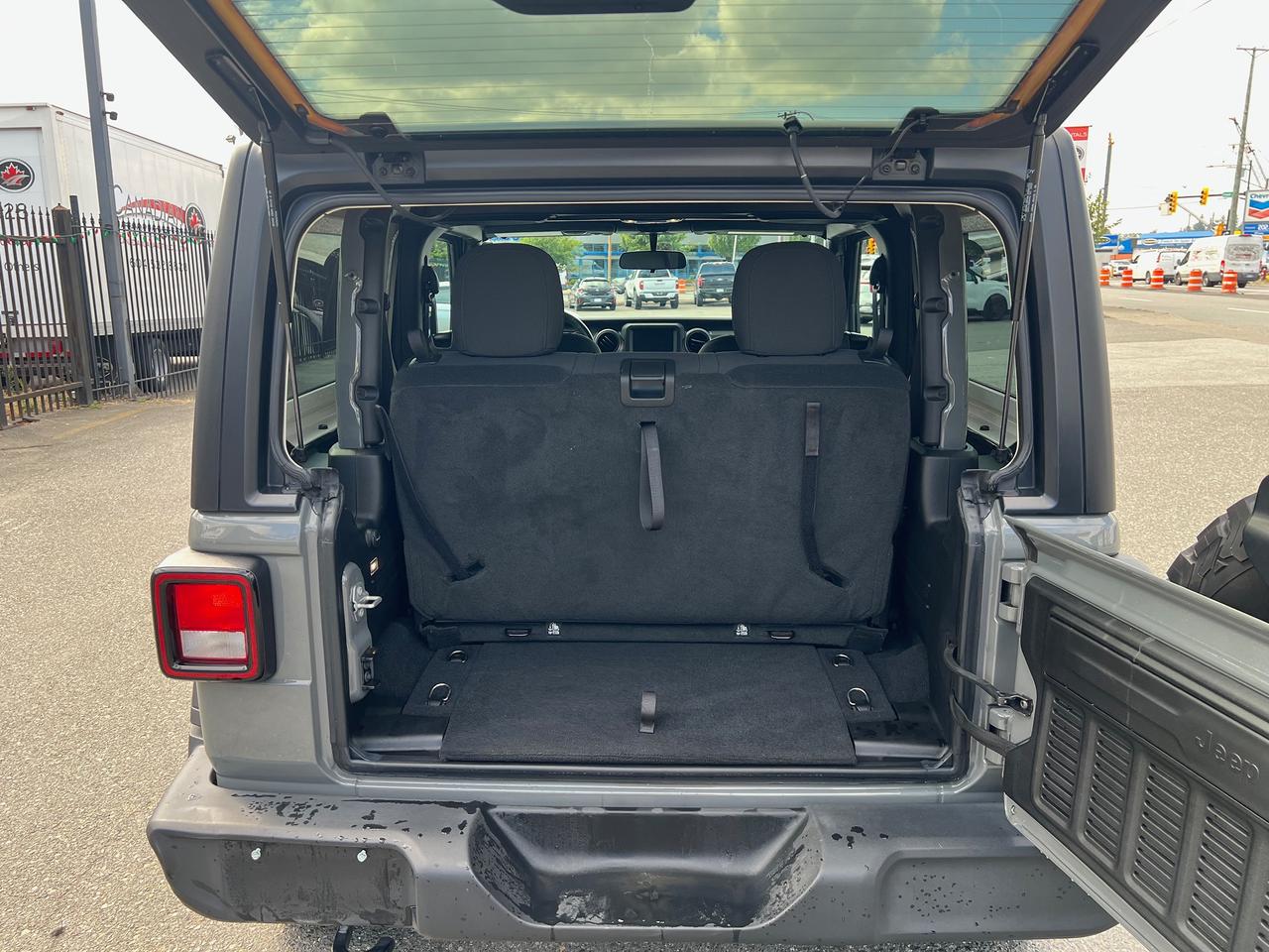 2022 Jeep Wrangler Sport S Photo