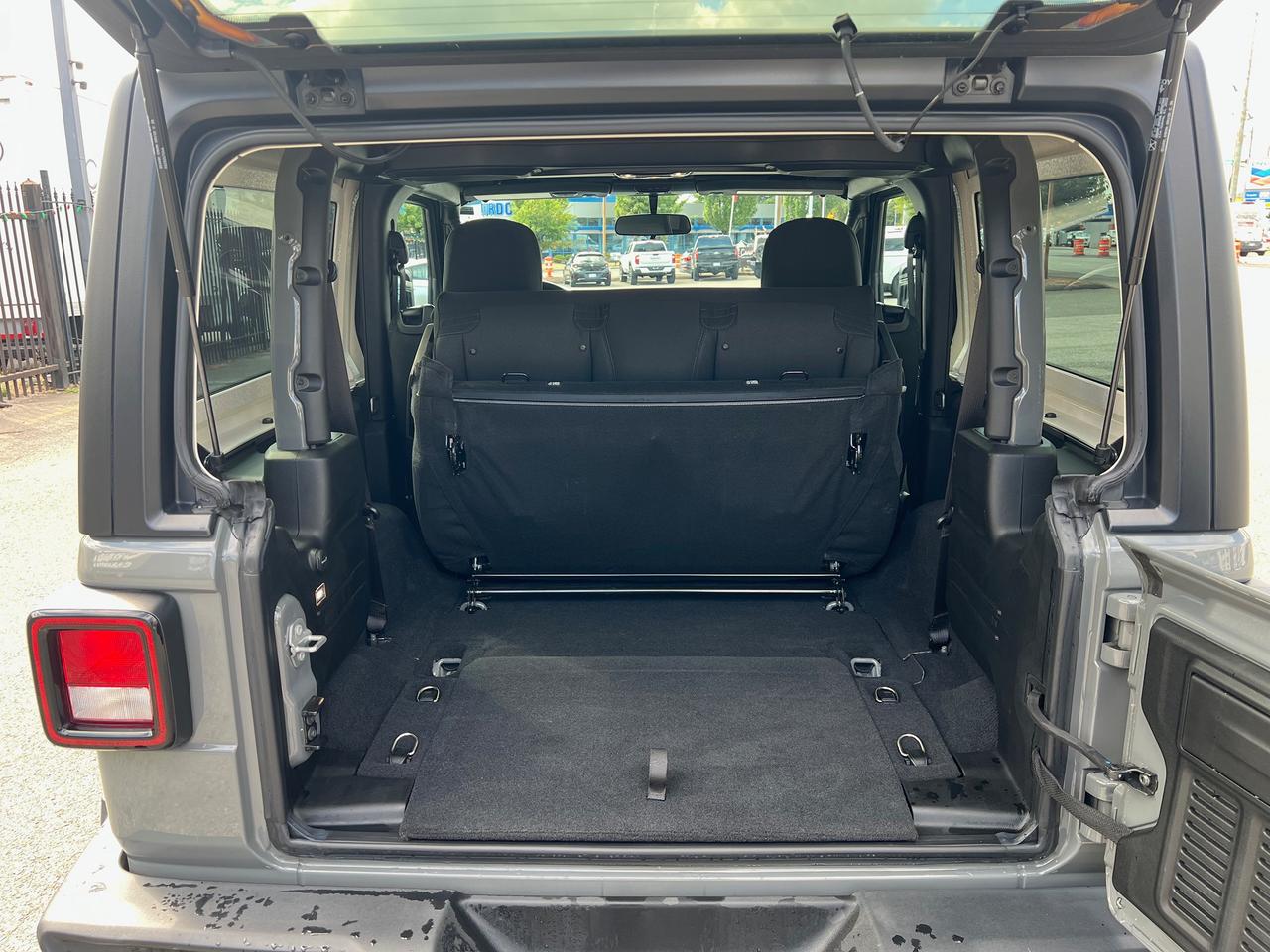 2022 Jeep Wrangler Sport S Photo