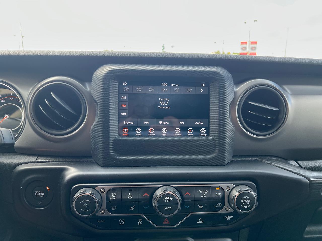 2022 Jeep Wrangler Sport S Photo
