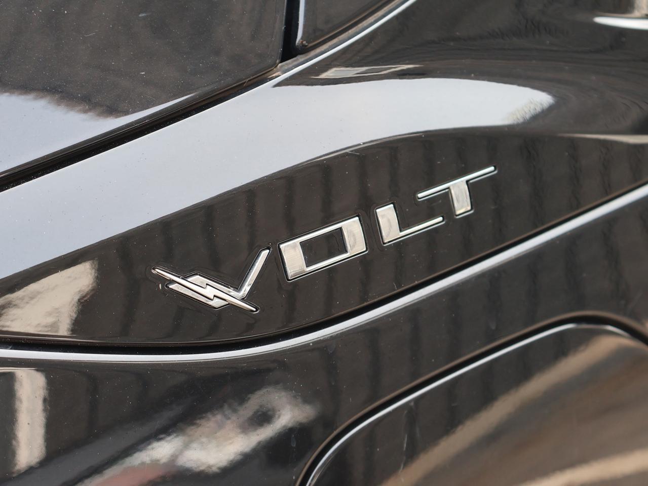 2018 Chevrolet Volt LT CERTIFIED *ACCIDENT FREE* CAMERA BLUETOOTH HEATED SEATS CRUISE ALLOYS Photo