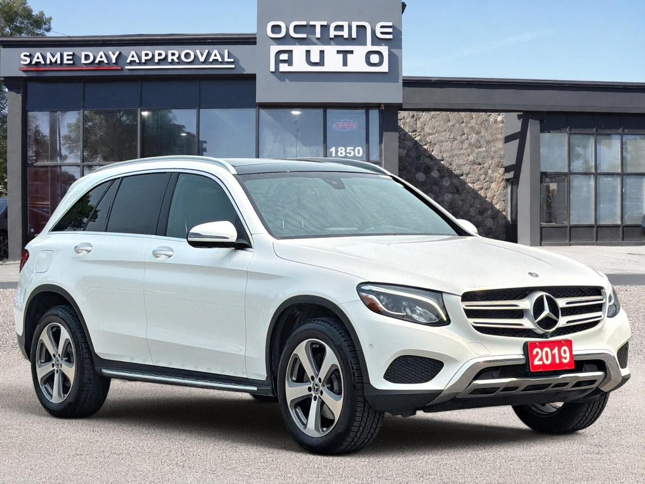 2019 Mercedes-Benz GLC-Class GLC 300 4MATIC SUV Photo2