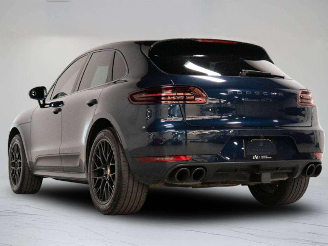 2018 Porsche Macan GTS | PREMIUM PLUS PKG | PANO | 20 IN Photo4