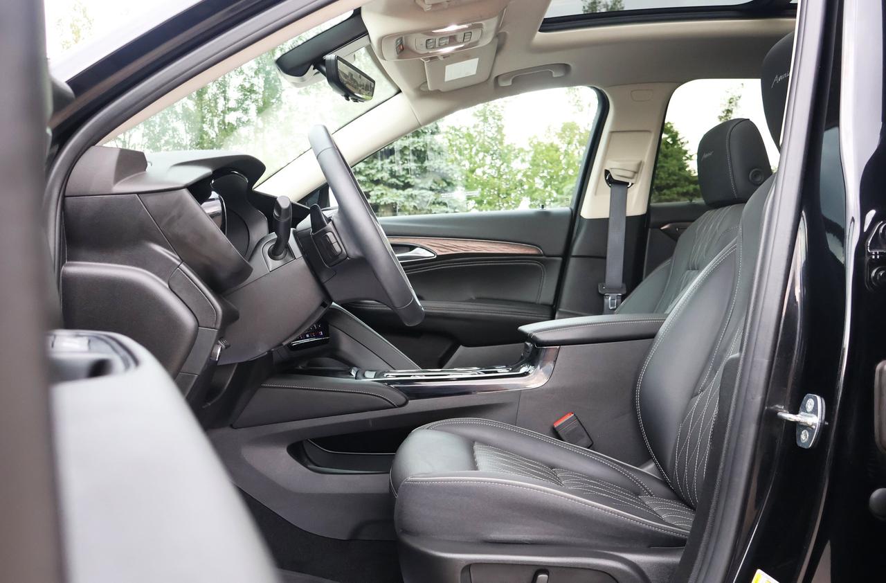 2023 Buick Envision Avenir | AWD | Panoramic Sunroof Photo