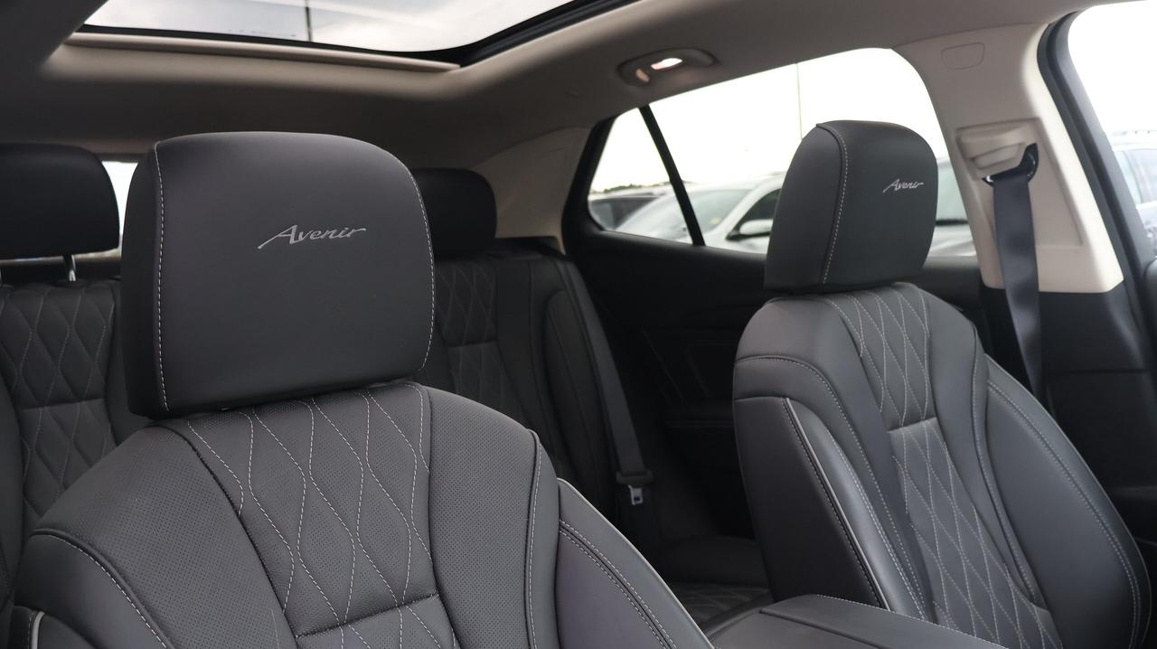 2023 Buick Envision Avenir | AWD | Panoramic Sunroof Photo