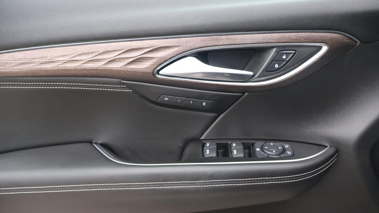 2023 Buick Envision Avenir | AWD | Panoramic Sunroof Photo