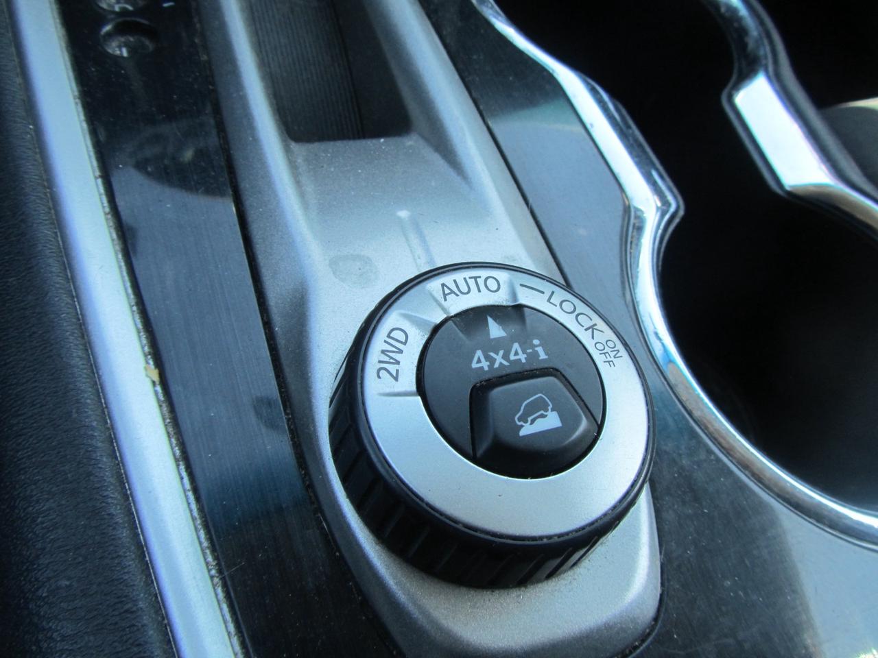 2018 Nissan Pathfinder 4x4 SV Photo