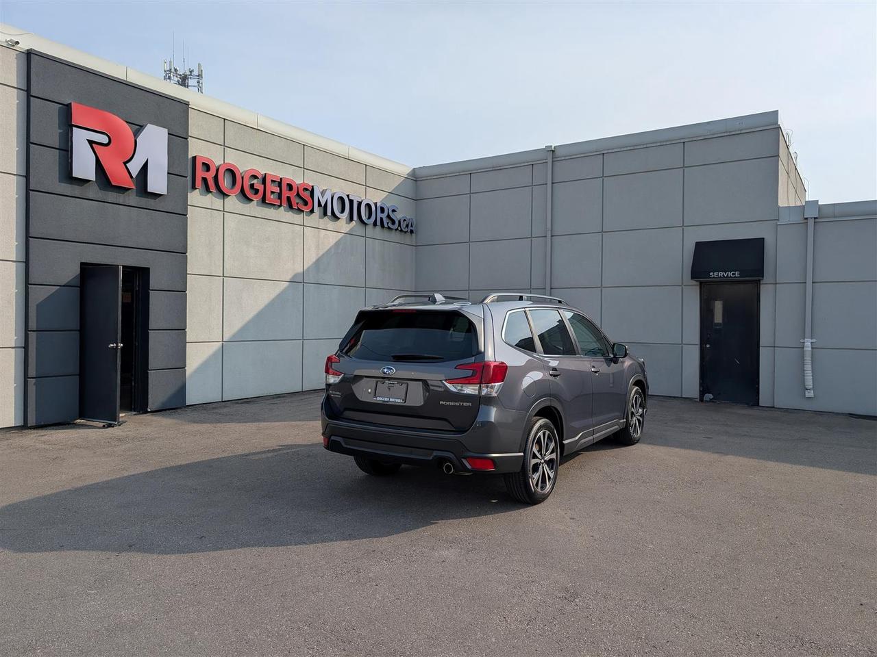 2020 Subaru Forester LIMITED AWD - NAVI - PANO ROOF - TECH FEATS Photo