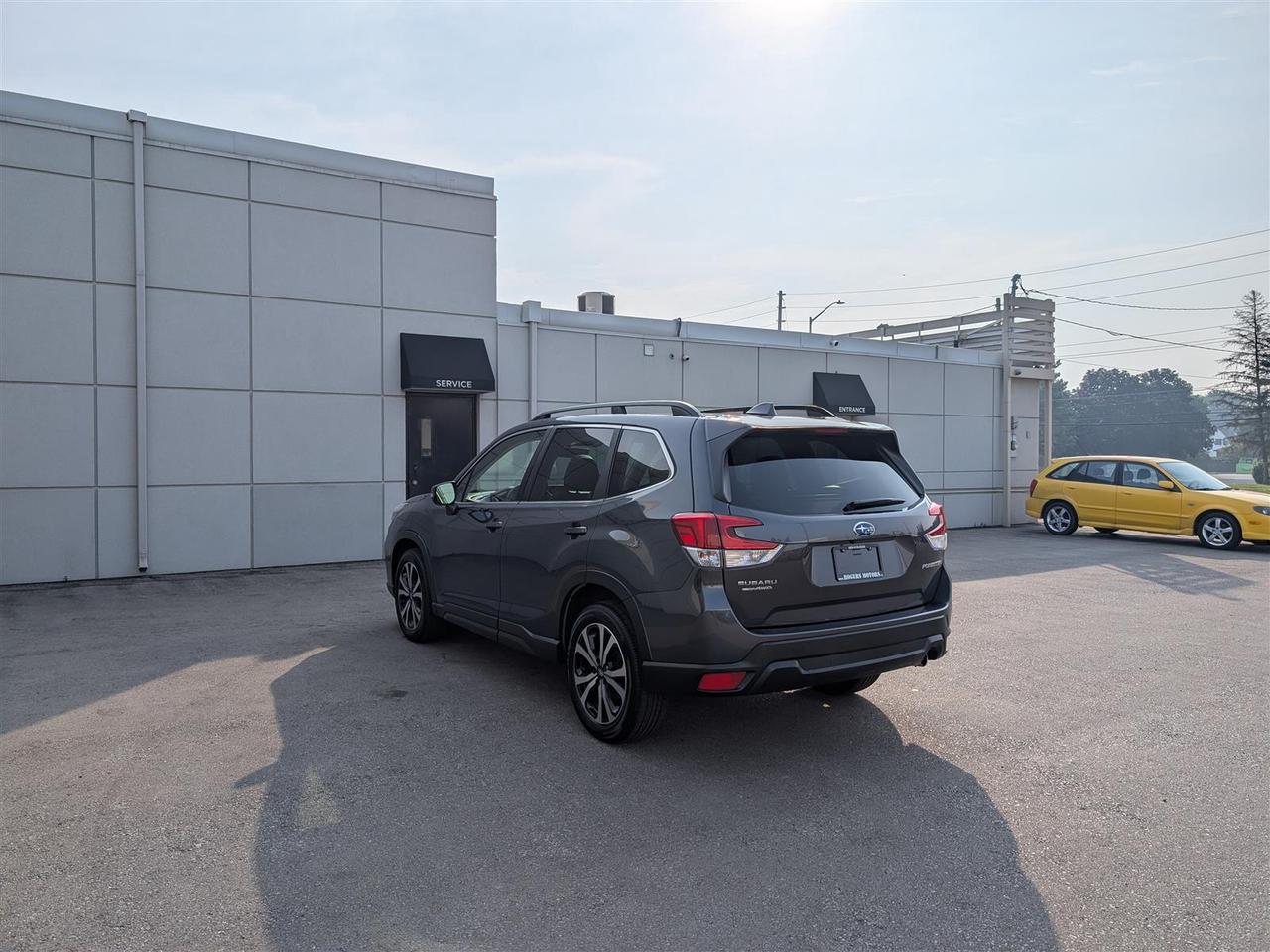 2020 Subaru Forester LIMITED AWD - NAVI - PANO ROOF - TECH FEATS Photo2