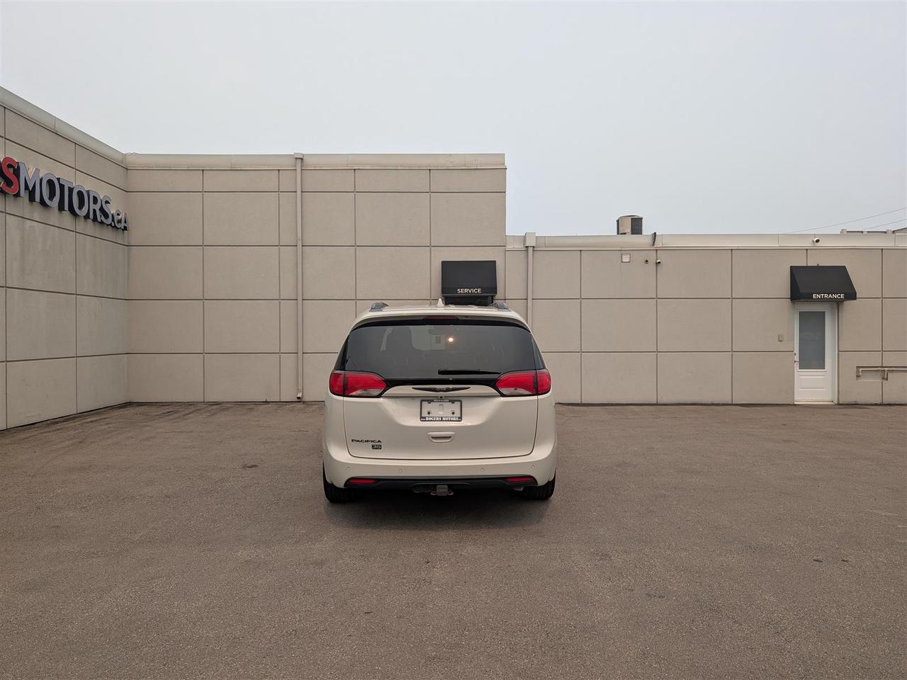 2020 Chrysler Pacifica TOURING-L - NAVI - 8 PASS - LEATHER - TECH FEATS Photo3