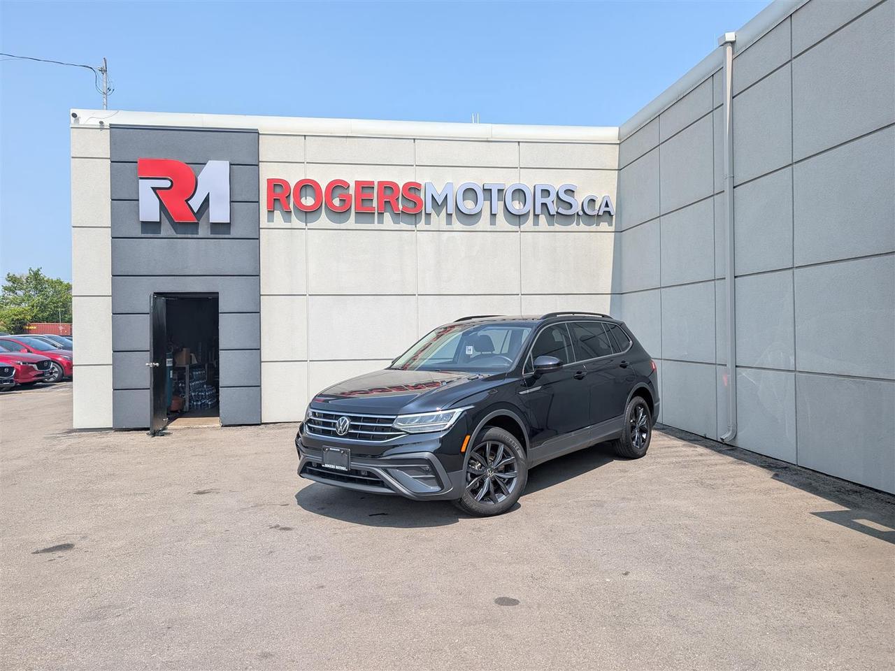 2023 Volkswagen Tiguan 4MOTION - PANO ROOF - LEATHER - TECH FEATS Photo0
