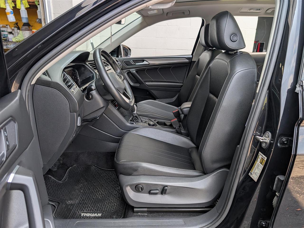 2023 Volkswagen Tiguan 4MOTION - PANO ROOF - LEATHER - TECH FEATS Photo