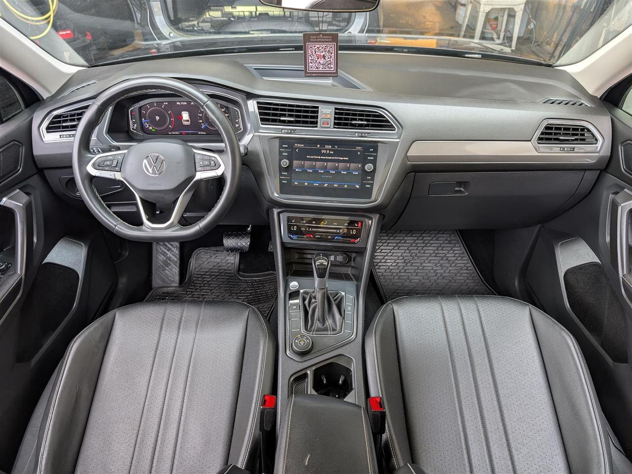 2023 Volkswagen Tiguan 4MOTION - PANO ROOF - LEATHER - TECH FEATS Photo
