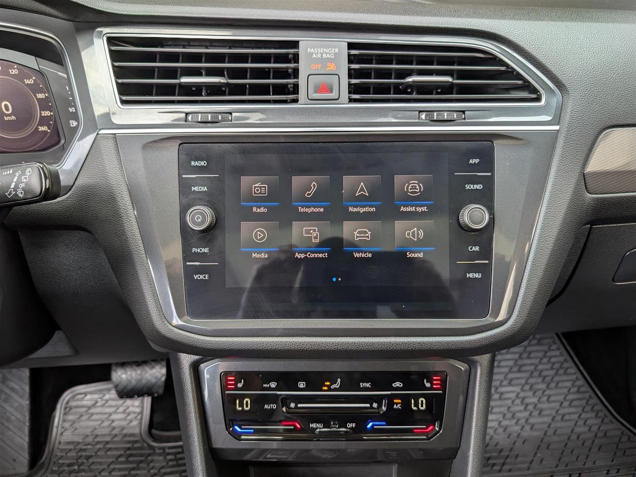 2023 Volkswagen Tiguan 4MOTION - PANO ROOF - LEATHER - TECH FEATS Photo