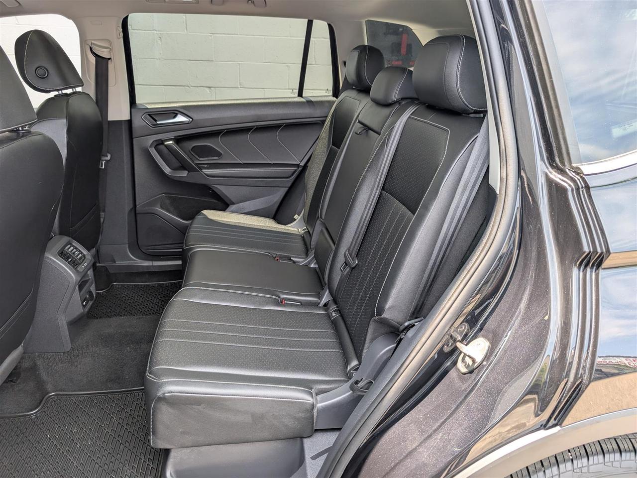 2023 Volkswagen Tiguan 4MOTION - PANO ROOF - LEATHER - TECH FEATS Photo