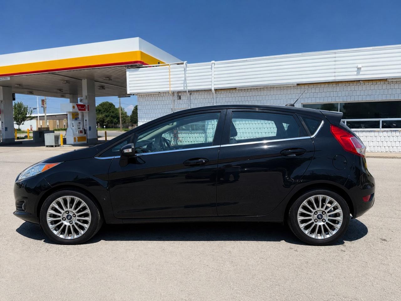 2015 Ford Fiesta Titanium - NO ACCIDENTS - TWO OWNERS Photo