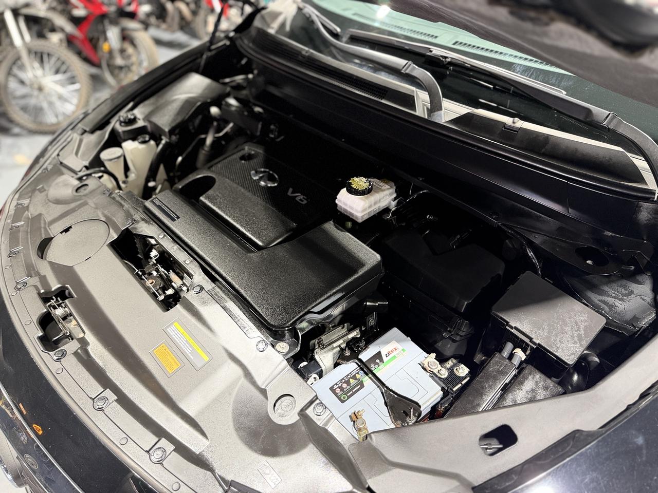 2016 Infiniti QX60 Premium Photo