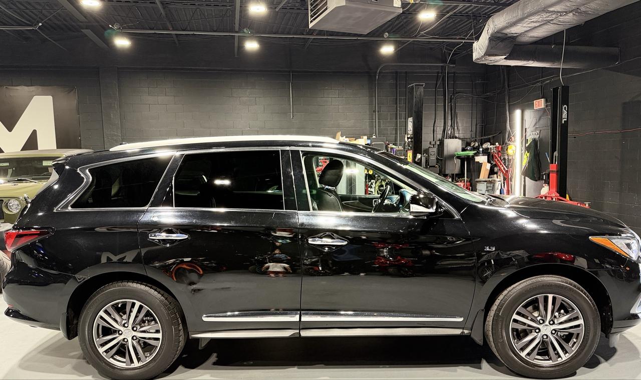 2016 Infiniti QX60 Premium Photo