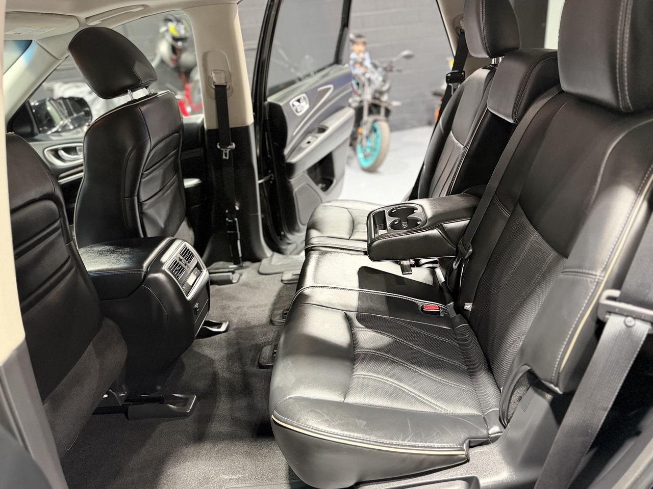 2016 Infiniti QX60 Premium Photo