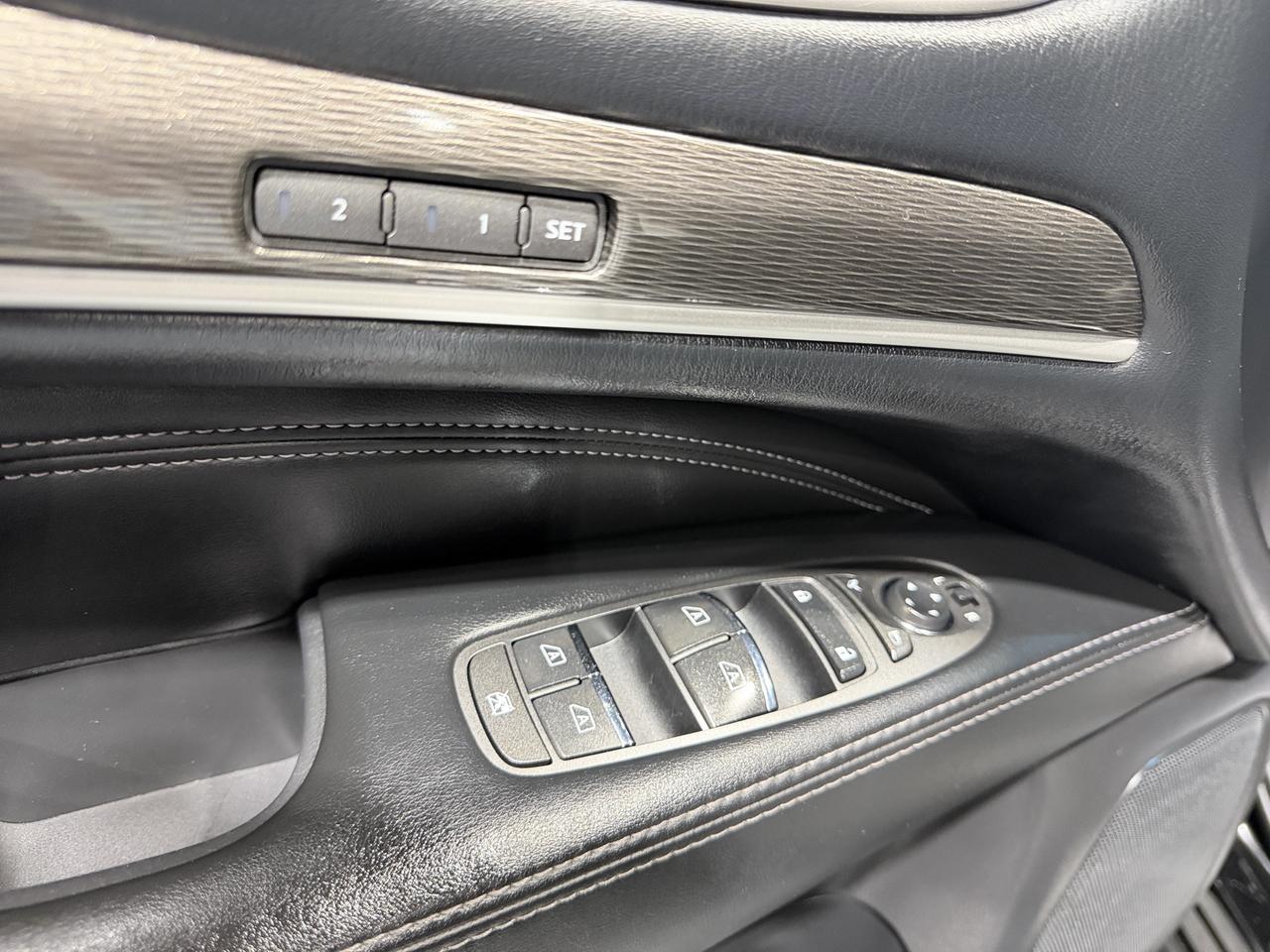 2016 Infiniti QX60 Premium Photo