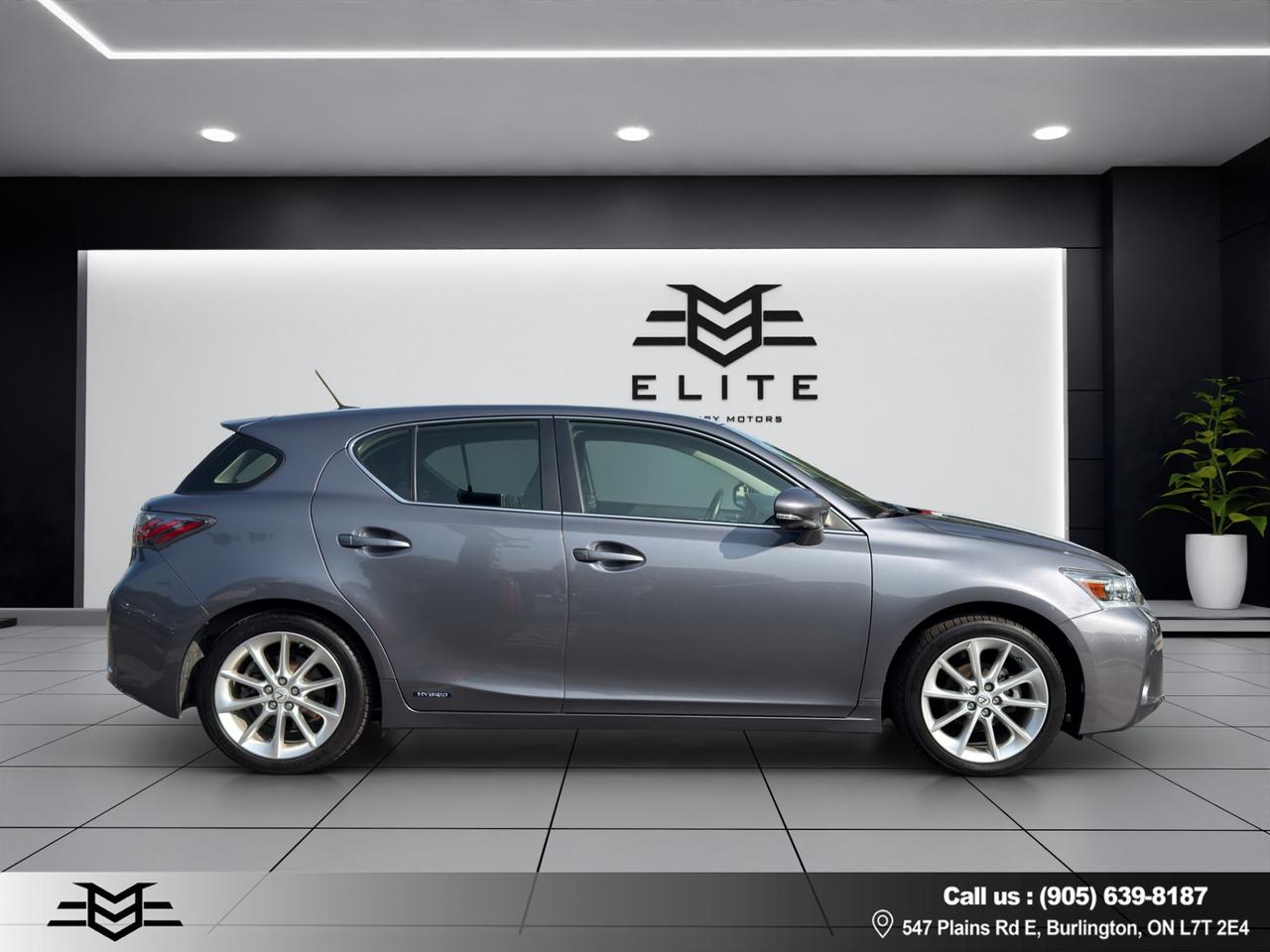 2012 Lexus CT 200h Hybrid - Leather -  Heated Seats - Auto !!! Photo