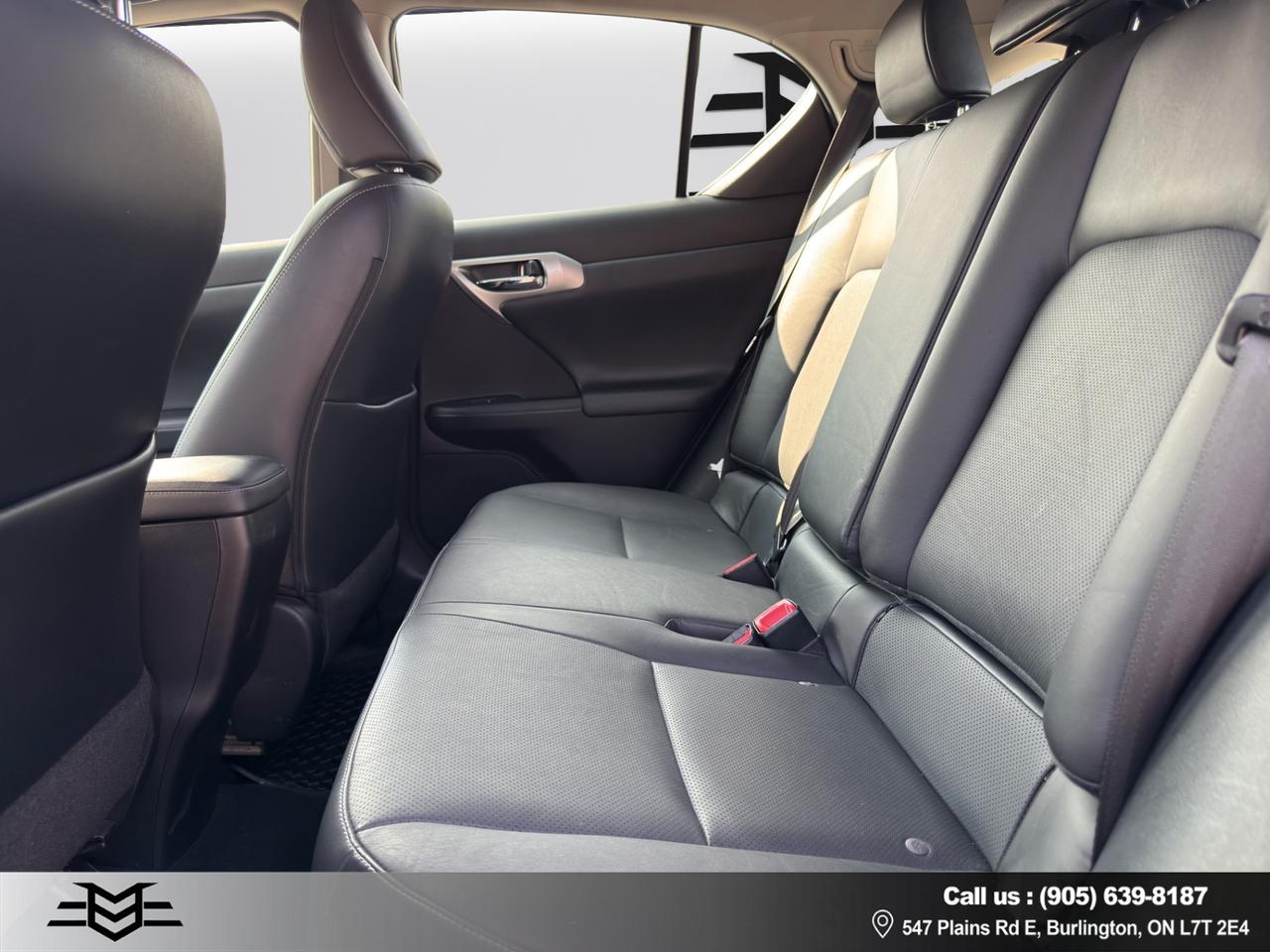 2012 Lexus CT 200h Hybrid - Leather -  Heated Seats - Auto !!! Photo