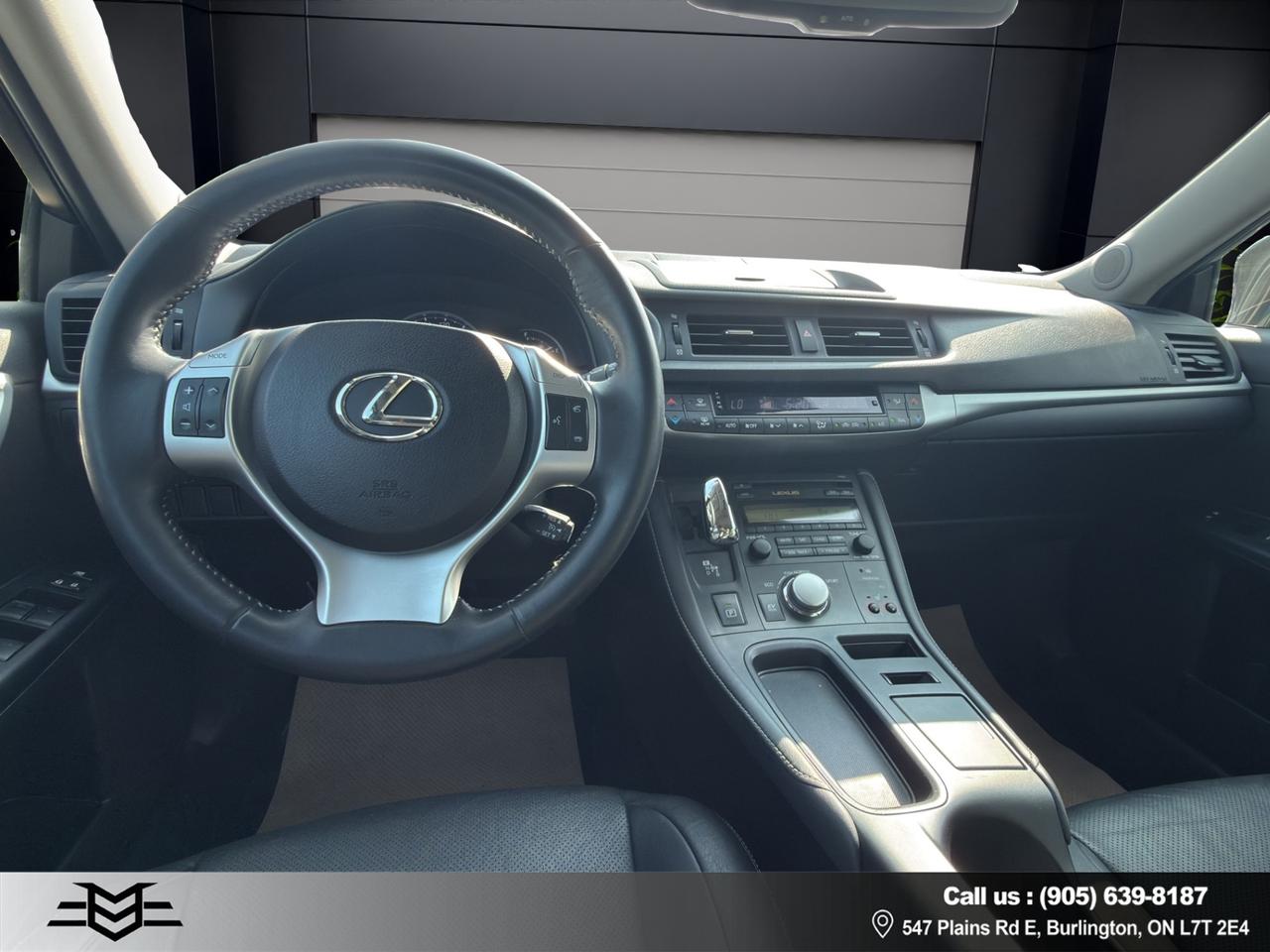 2012 Lexus CT 200h Hybrid - Leather -  Heated Seats - Auto !!! Photo