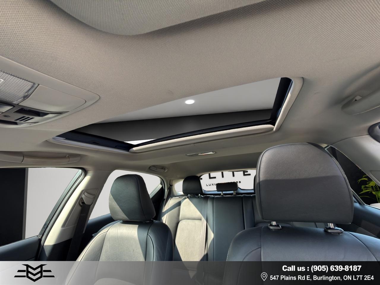 2012 Lexus CT 200h Hybrid - Leather -  Heated Seats - Auto !!! Photo
