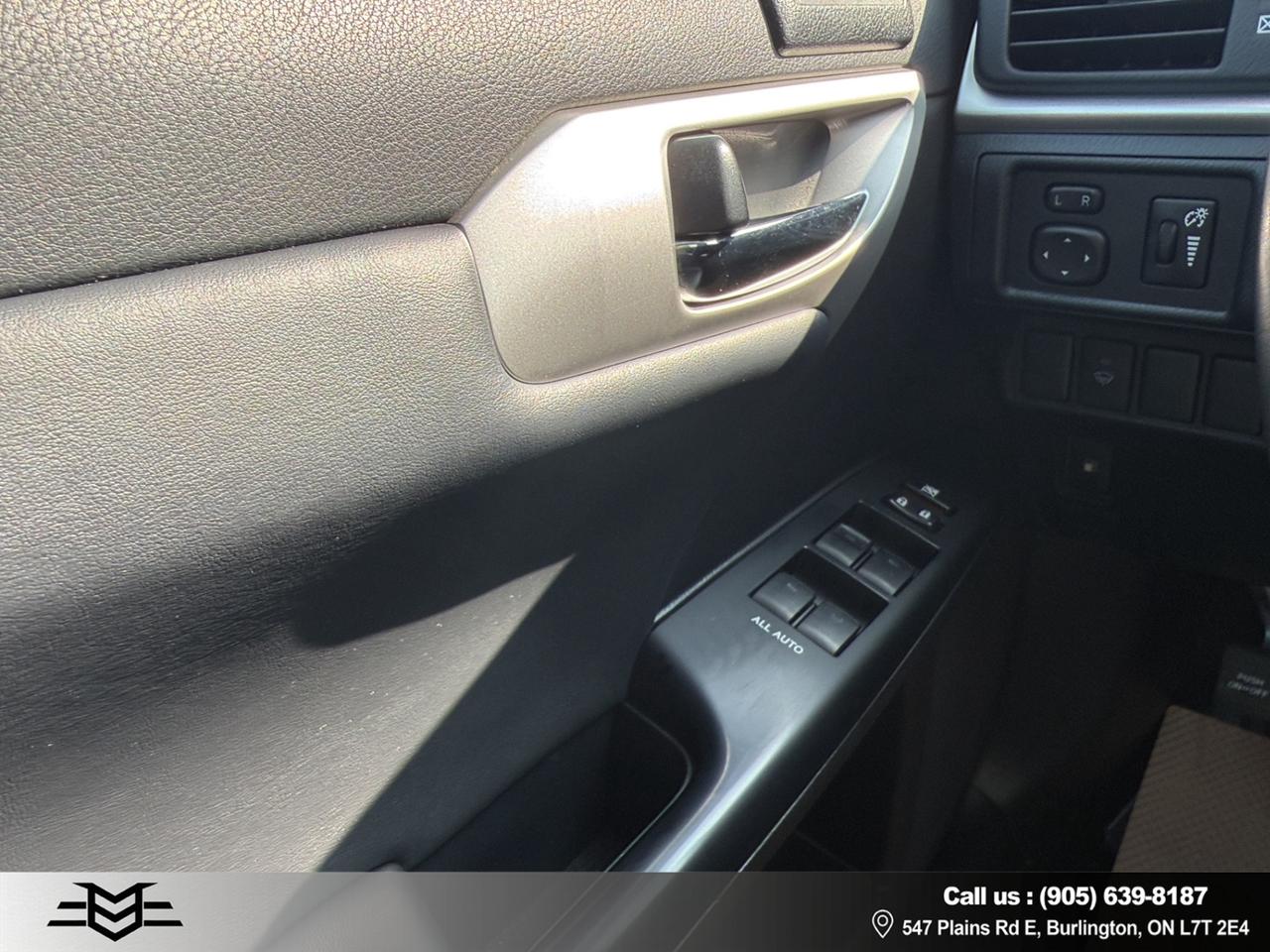 2012 Lexus CT 200h Hybrid - Leather -  Heated Seats - Auto !!! Photo