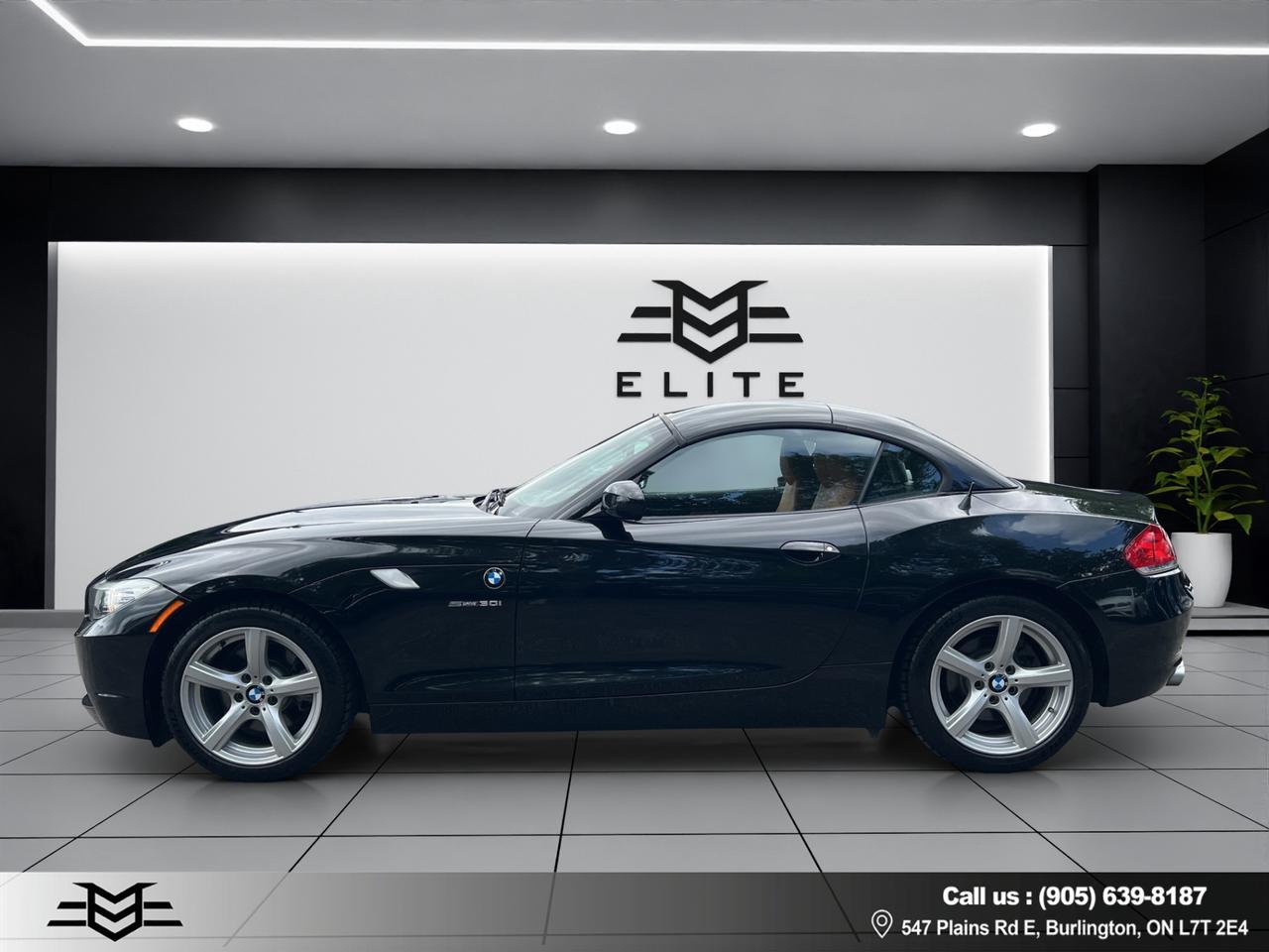 2011 BMW Z4 Roadster SDrive30i - 6-SPEED MANUAL !!!! Photo