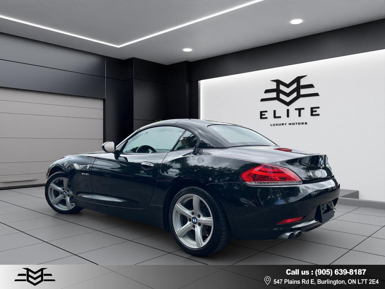 2011 BMW Z4 Roadster SDrive30i - 6-SPEED MANUAL !!!! Photo