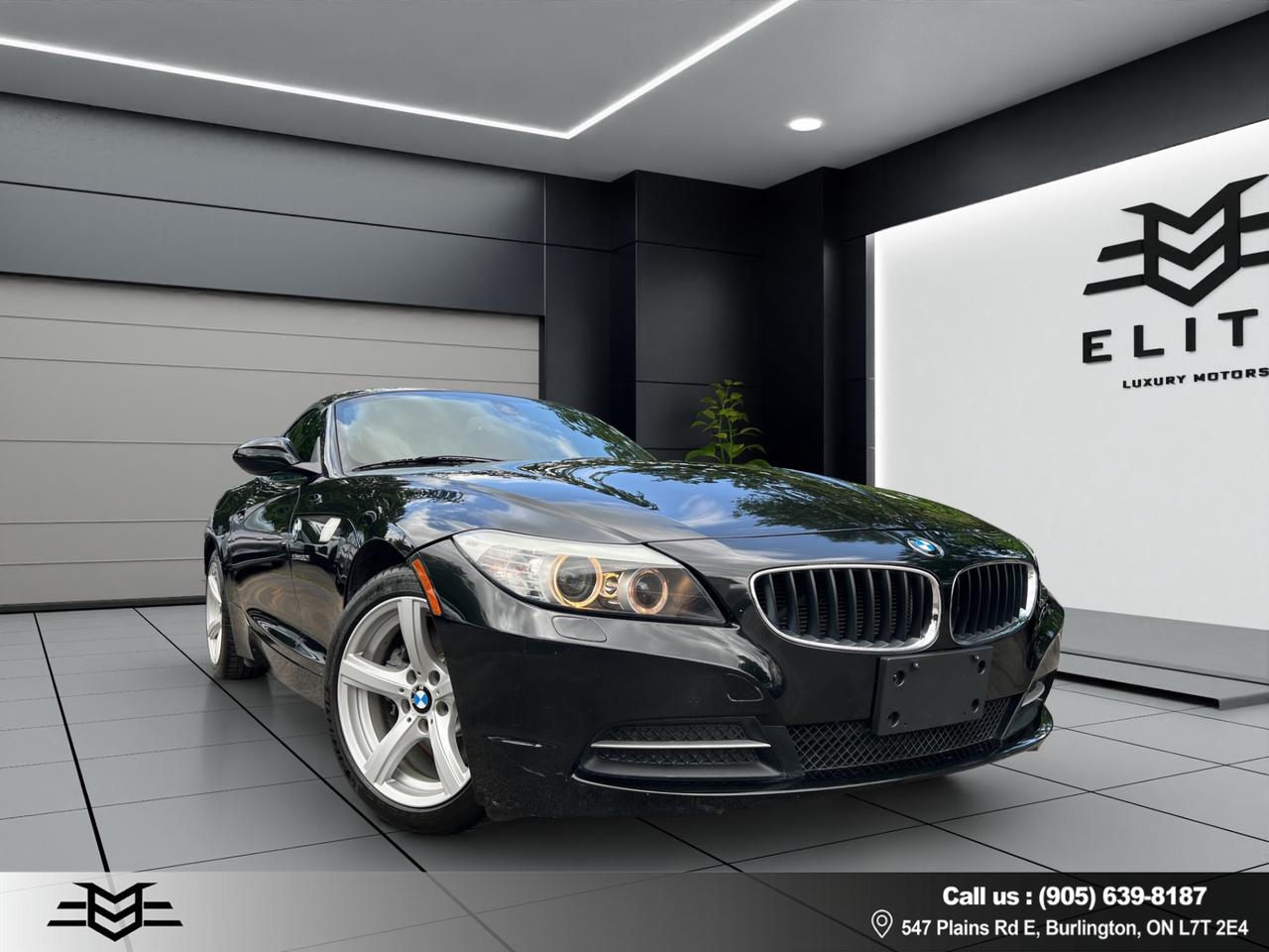 2011 BMW Z4 Roadster SDrive30i - 6-SPEED MANUAL !!!! Photo