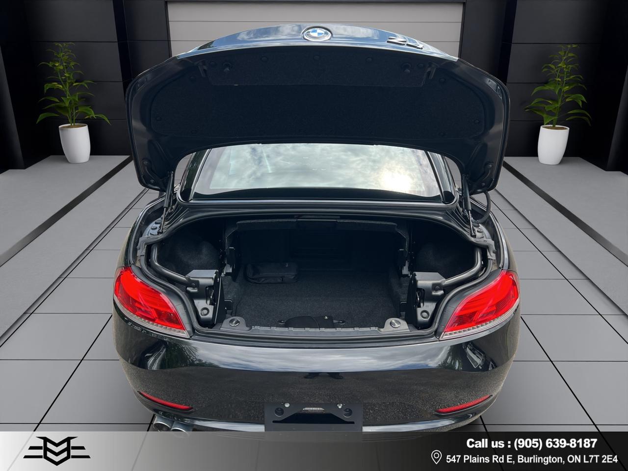 2011 BMW Z4 Roadster SDrive30i - 6-SPEED MANUAL !!!! Photo