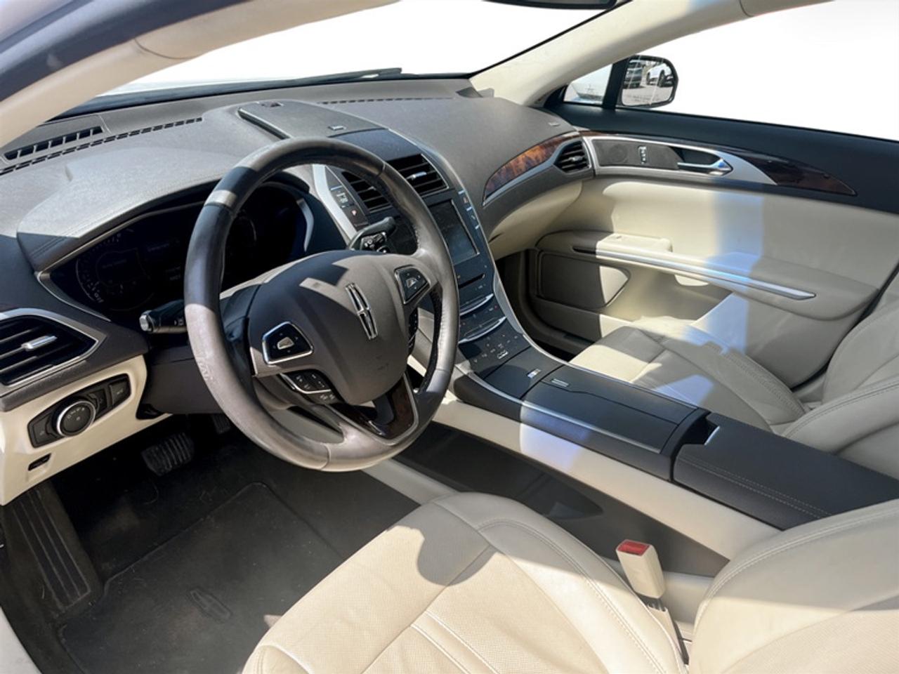 2015 Lincoln MKZ Reserve w/Tech Pkg Photo