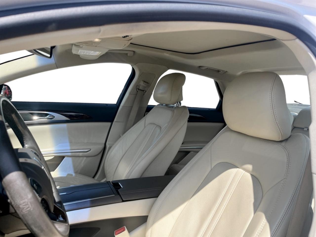 2015 Lincoln MKZ Reserve w/Tech Pkg Photo