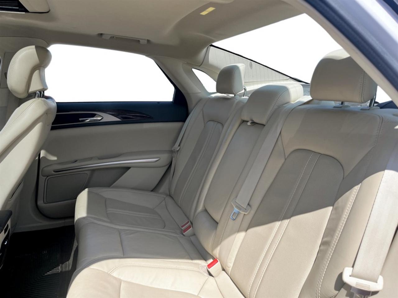 2015 Lincoln MKZ Reserve w/Tech Pkg Photo