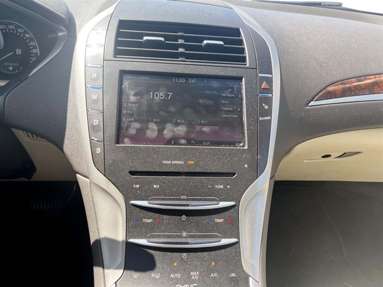 2015 Lincoln MKZ Reserve w/Tech Pkg Photo