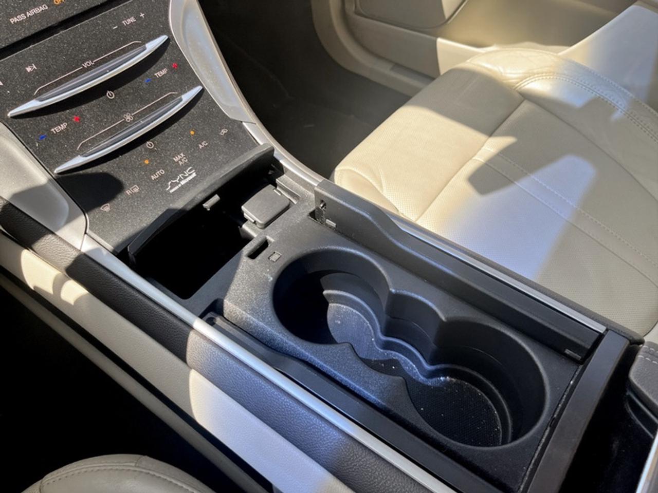 2015 Lincoln MKZ Reserve w/Tech Pkg Photo